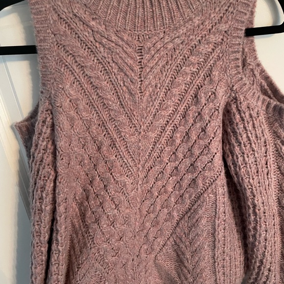 Express Cutout Shoulder Sweater - Picture 5 of 10
